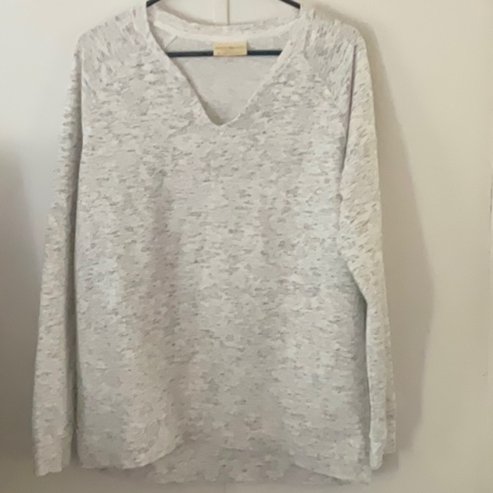 Bobbie Brooks Women's Gray V-Neck Top